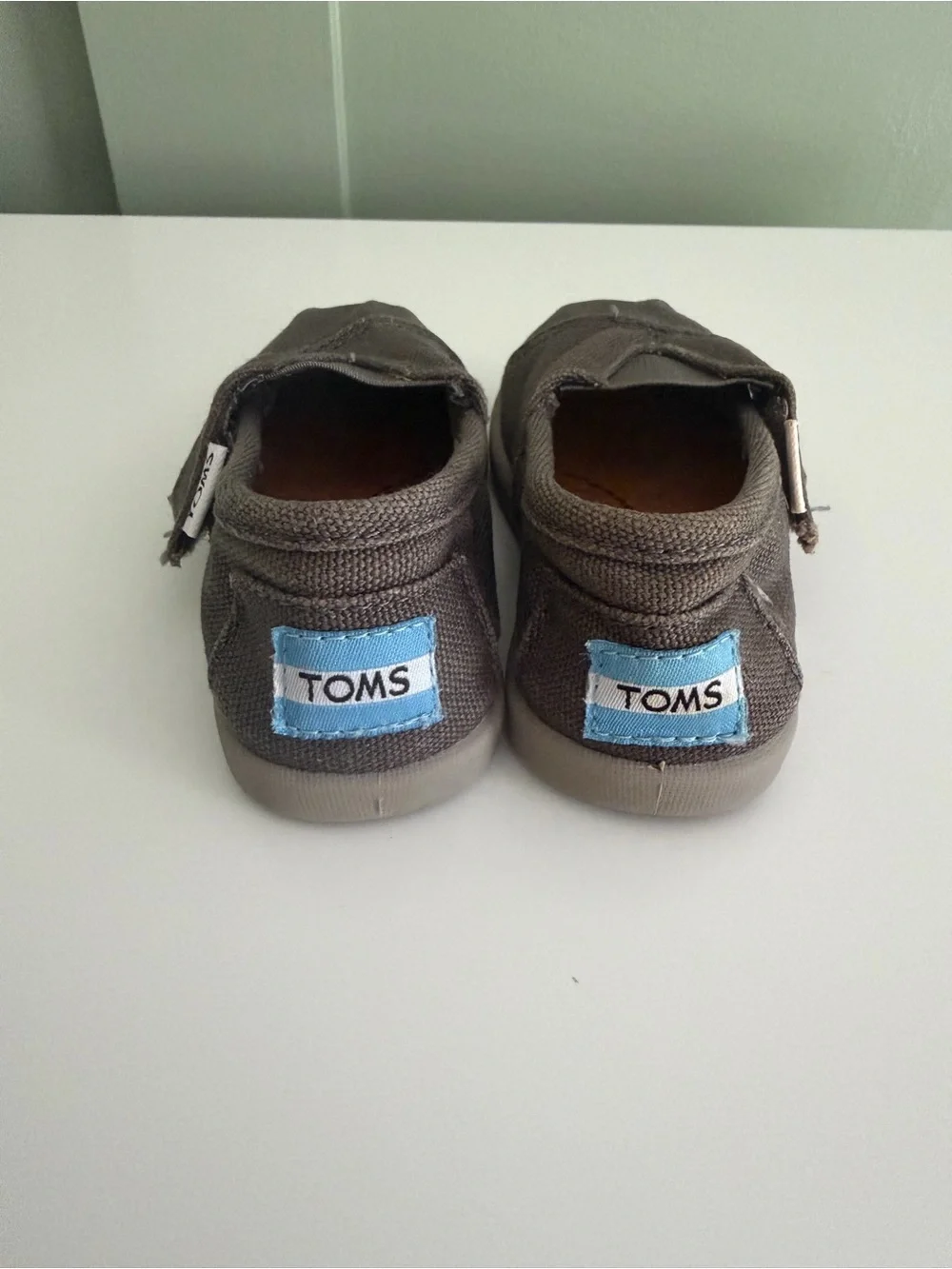 TOMS Alpargatas Ash (gray-brown) Canvas Slip-On Casual Shoes Unisex Kids US 4